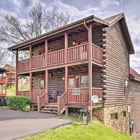 Mountain Pool Lodge Sevierville Cabin With Hot Tub